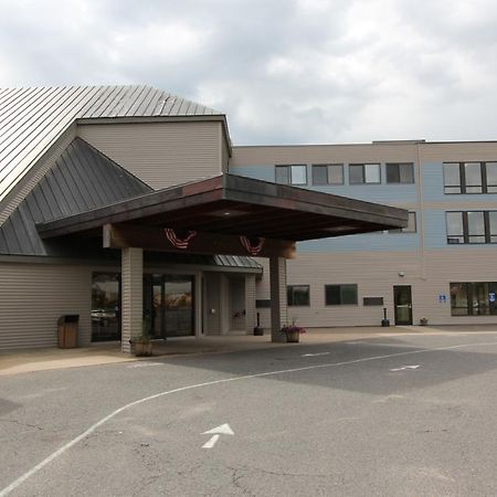 Baraga Lakeside Inn Bagian luar foto