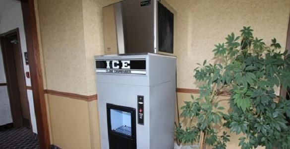 Baraga Lakeside Inn Bagian luar foto