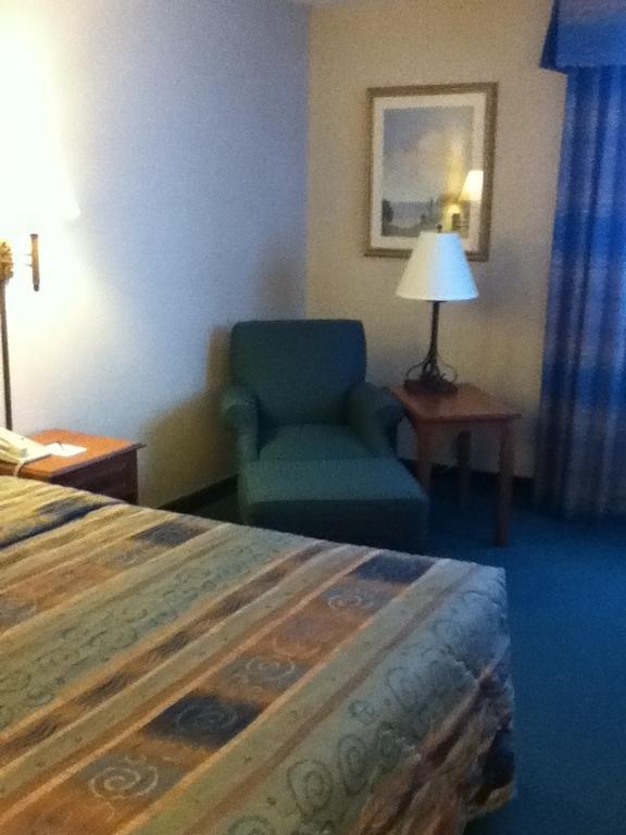 Baraga Lakeside Inn Bagian luar foto