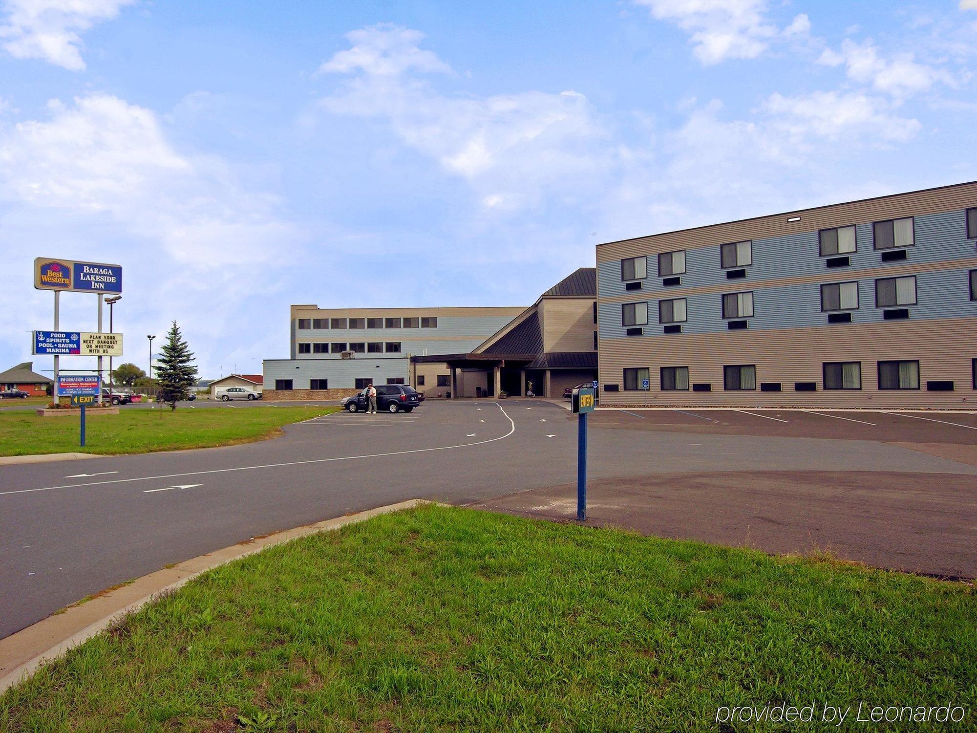 Baraga Lakeside Inn Bagian luar foto