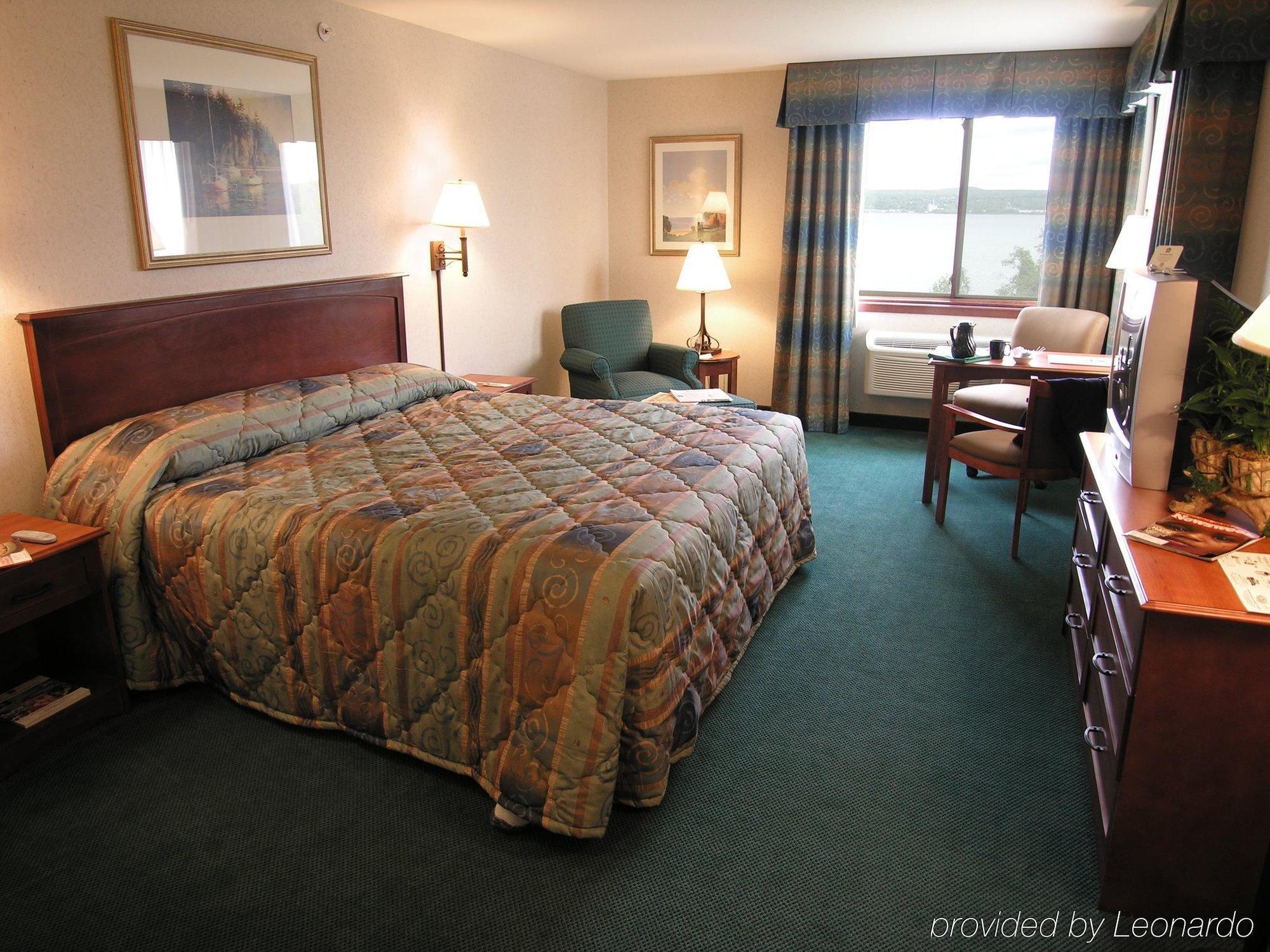 Baraga Lakeside Inn Ruang foto