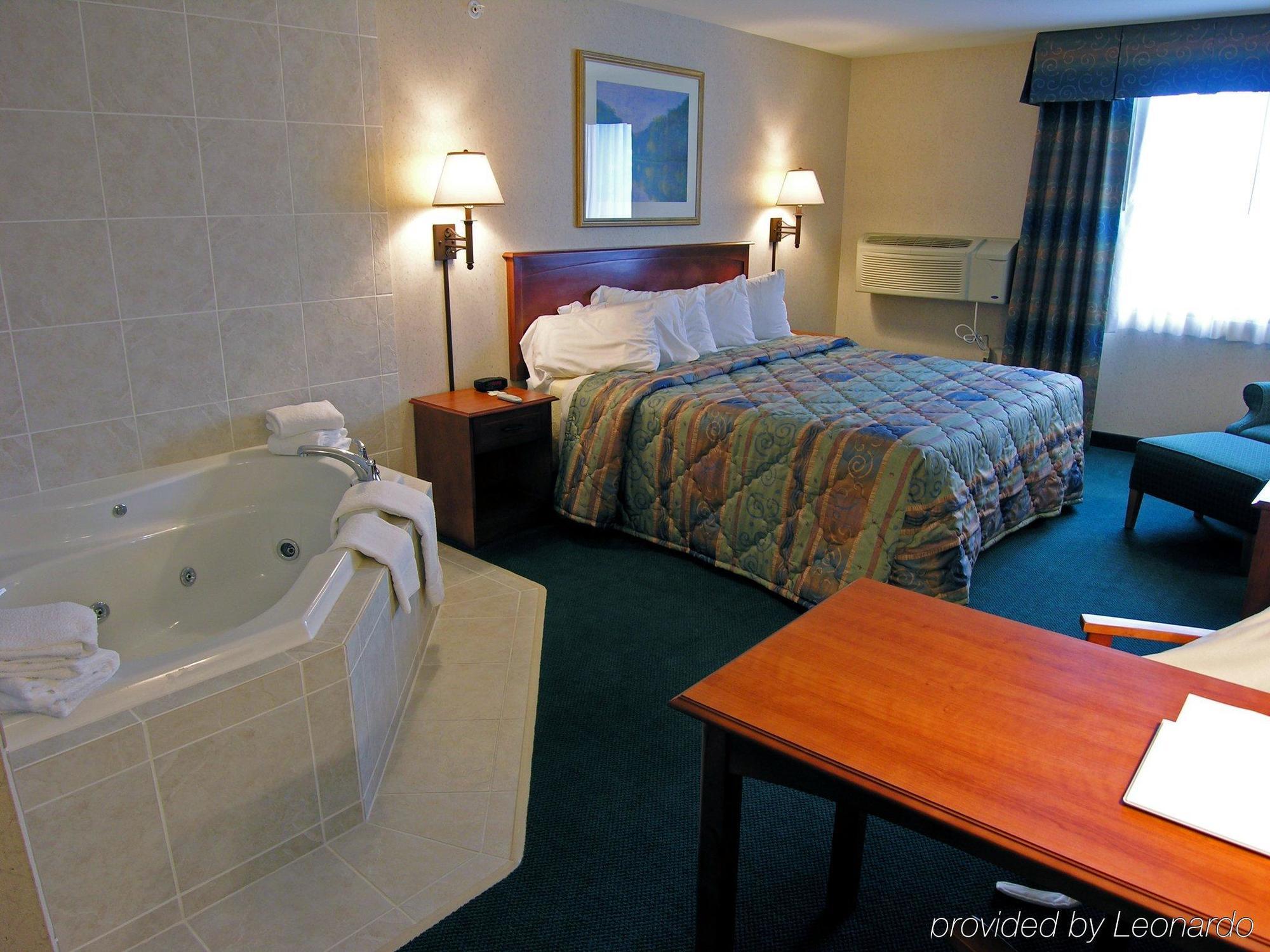 Baraga Lakeside Inn Ruang foto